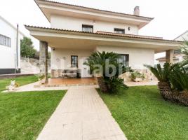 Houses (detached house), 336 m², near bus and train, Abrera