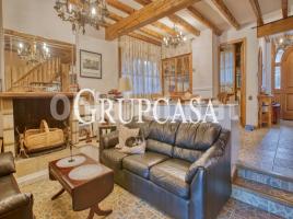 Casa (unifamiliar aislada), 545 m², cerca de bus y tren