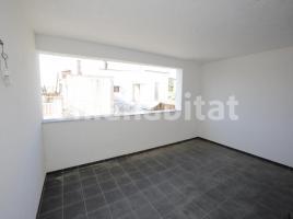 Piso, 120 m², cerca de bus y tren, nuevo