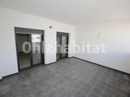 Piso, 120 m², cerca de bus y tren, nuevo