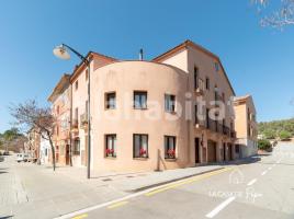 Houses (terraced house), 173 m², near bus and train