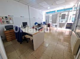 Local comercial, 185 m², prop de bus i tren, Calle Josep Maria de Sagarra