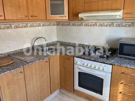 Lloguer apartament, 84 m², prop de bus i tren, Calle de Sarret i Arbós