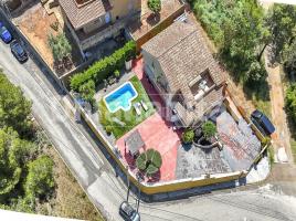 Houses (villa / tower), 252 m², Avenida catalunya