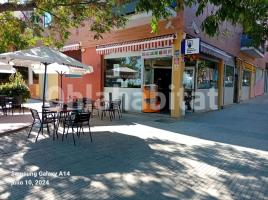 Business premises, 260 m², near bus and train, almost new, Calle de la Plana