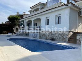 Casa (chalet / torre), 370 m², Calle Besòs