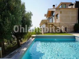 Houses (villa / tower), 326 m², almost new, Paseo dels Ametllers