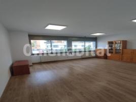 Alquiler piso, 75 m², cerca de bus y tren, Avenida de la Concòrdia