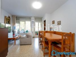 Flat, 90 m², near bus and train, Centre