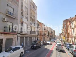 Flat, 90 m², near bus and train, Nucli Urbà