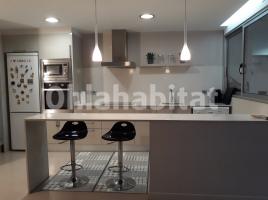 For rent flat, 94 m², near bus and train