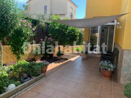 Houses (detached house), 255 m², near bus and train, almost new, El Vendrell