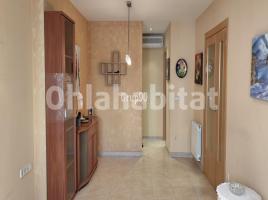 Flat, 102.16 m², near bus and train, almost new