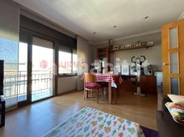 Piso, 71 m², cerca de bus y tren, Pallejà