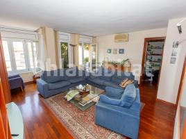 Piso, 180 m², cerca de bus y tren, Centro