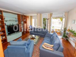 Piso, 180 m², cerca de bus y tren, Centro