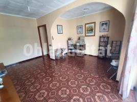 Piso, 67 m², cerca de bus y tren, Calle Argentina