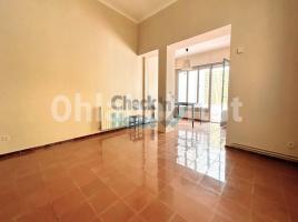 Flat, 230 m²