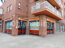 Local comercial, 69 m², prop de bus i tren, Avenida Francesc Riera, 11