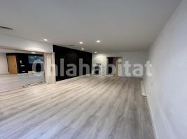 Alquiler apartamento, 650 m², cerca de bus y tren, Calle Església