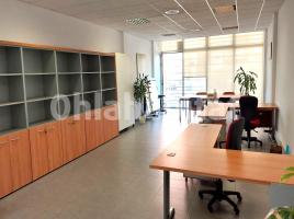 For rent office, 96 m², near bus and train, almost new, Carretera de Barcelona