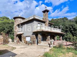 Houses (villa / tower), 341 m², Avenida Til·lers