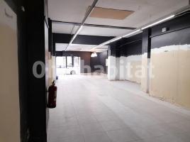 For rent business premises, 224 m², near bus and train