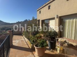 Houses (villa / tower), 327 m², near bus and train, Calle del Carme