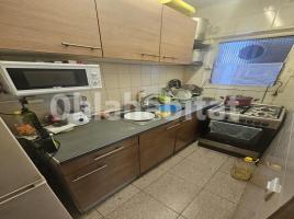 Piso, 48 m², cerca de bus y tren