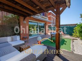 Casa (chalet / torre), 370 m², cerca de bus y tren, seminuevo