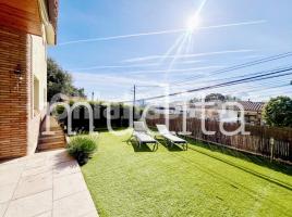 Houses (detached house), 389 m², almost new