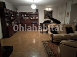 Piso, 198 m², cerca de bus y tren