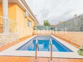 Houses (terraced house), 189 m², Calle Pla de l'Estany, 30