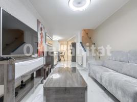 Houses (terraced house), 100 m², Calle de Peralada, 24