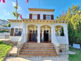 For rent Houses (villa / tower), 250 m², Calle Quatre Termes, 14