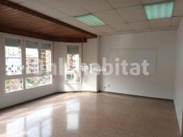 Louer , 90 m², Zona