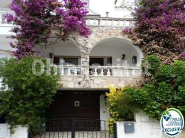 Houses (villa / tower), 162 m², Calle Cavall de Mar, 24A