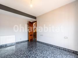 Casa (unifamiliar adossada), 251 m², prop de bus i tren