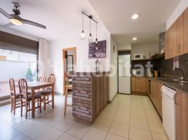 Flat, 98 m², almost new