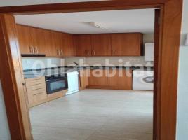 Flat, 65 m², near bus and train