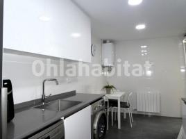 Piso, 131 m², cerca de bus y tren, seminuevo