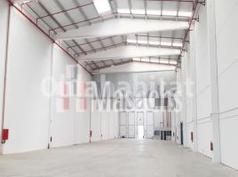 For rent industrial, 2880 m²,  Plutón