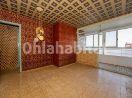 Flat, 77 m², near bus and train