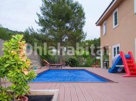 For rent Houses (detached house), 221 m², near bus and train, almost new