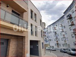 Duplex, 142 m², near bus and train, almost new