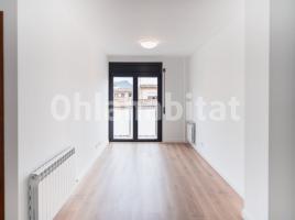 Flat, 86 m², near bus and train, new