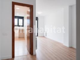 Flat, 86 m², near bus and train, new