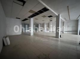 Business premises, 351 m², Llevant