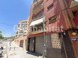 Piso, 96 m², cerca de bus y tren