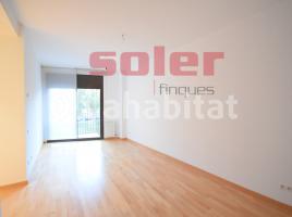 For rent flat, 82 m², near bus and train, almost new,  (Centro) 